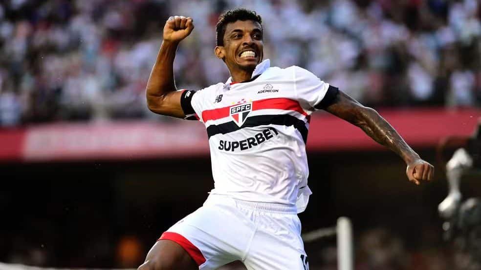 Luiz Gustavo exalta fase positiva do São Paulo e mira objetivos maiores - Redação SPFC